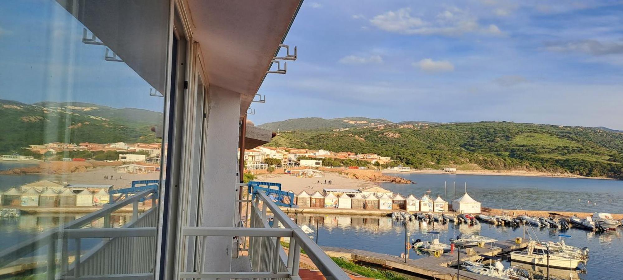 Fronte Mare Bella Vista Apartment Isola Rossa Exterior foto